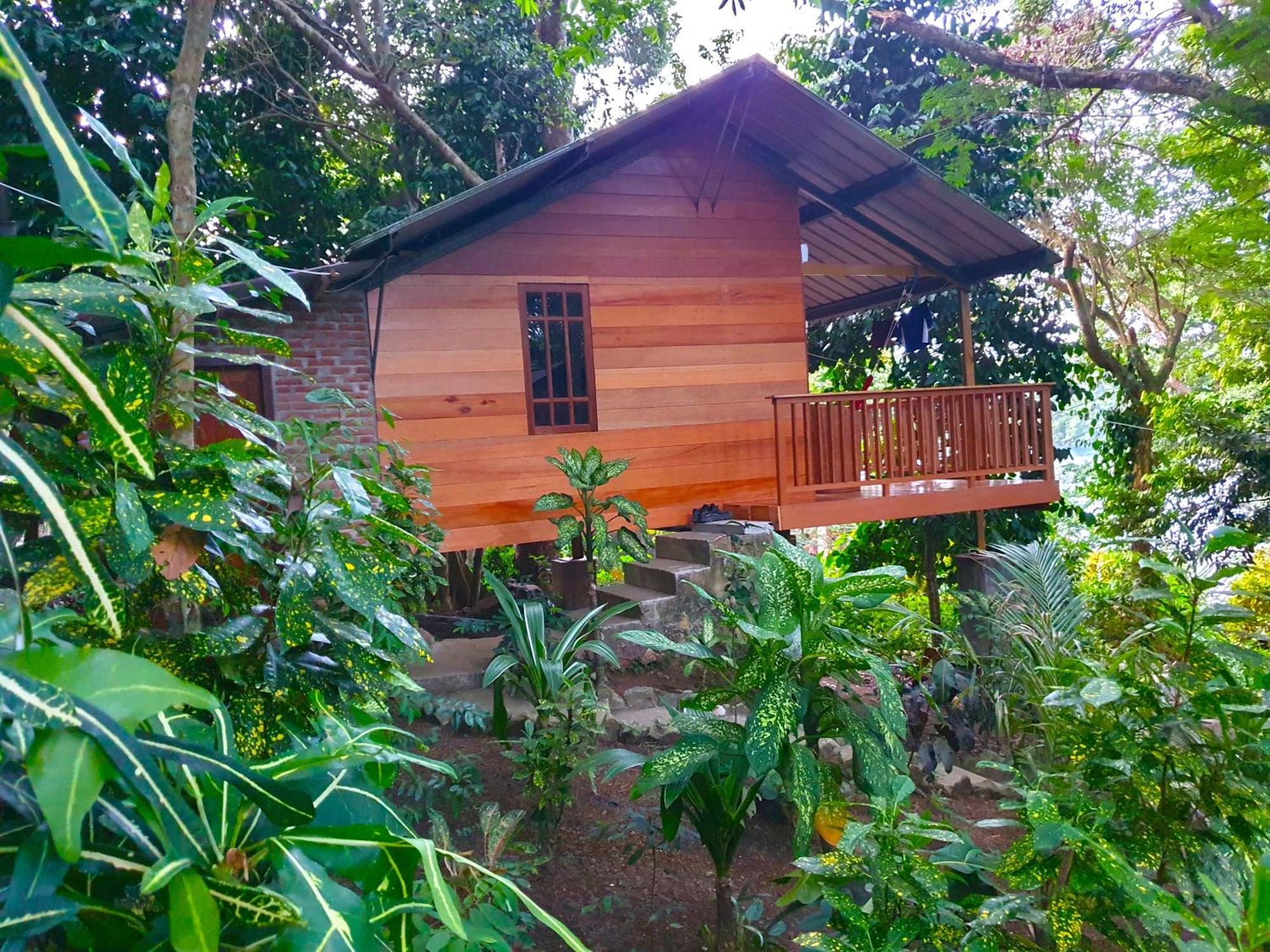 Santi Garden Bungalows Iboih Экстерьер фото